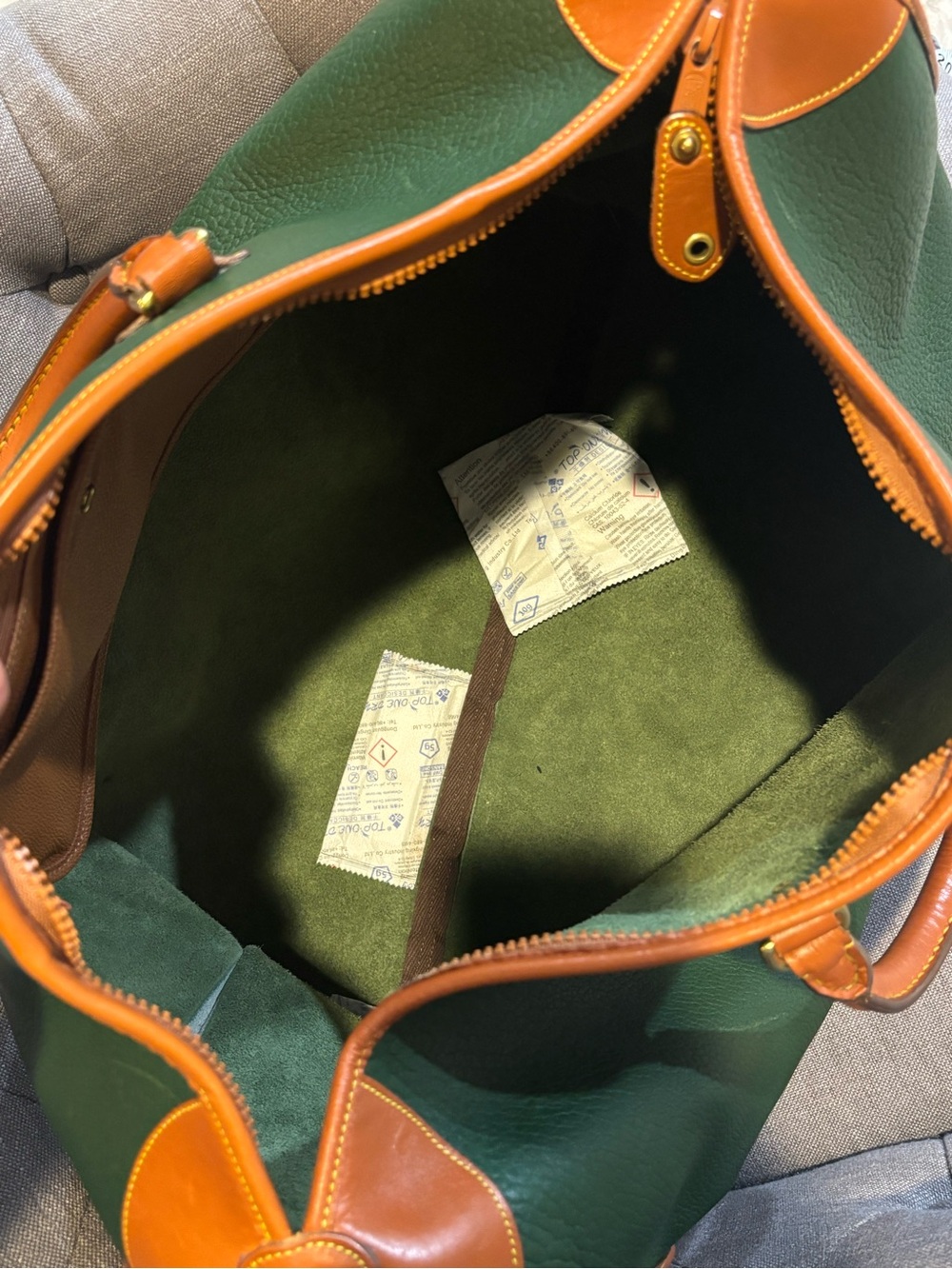 Rare Vintage Dooney & Bourke Fir Green and Tan Leather Weekender - Picture 9 of 13